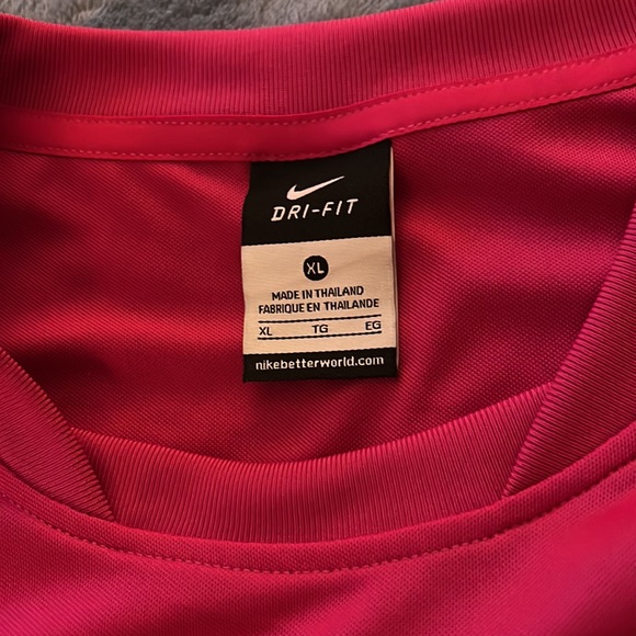 NWOT: Nike dri-fit long sleeve tshirt - Picture 2 of 2